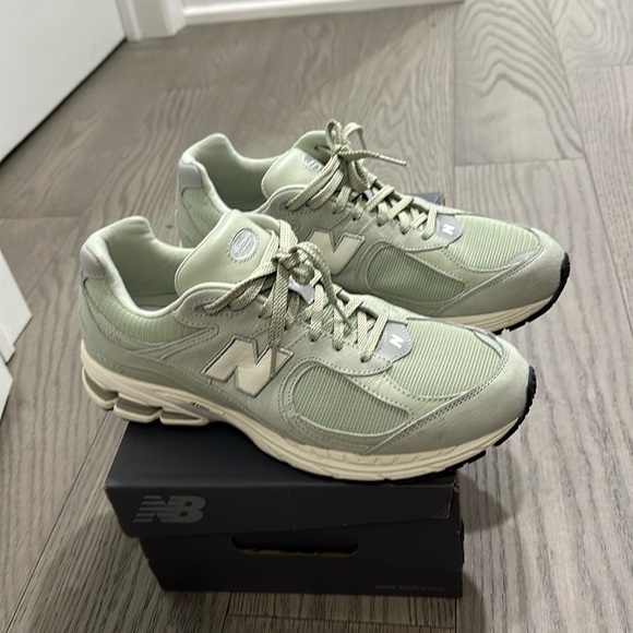 New Balance 2002r - Picture 2 of 2